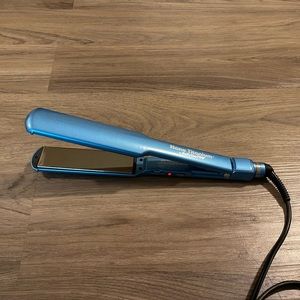 Nano Titanium by Babyliss Flat Iron